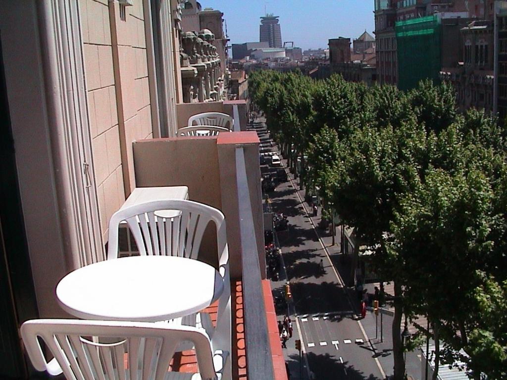 Hotel Toledano Ramblas Барселона Номер фото