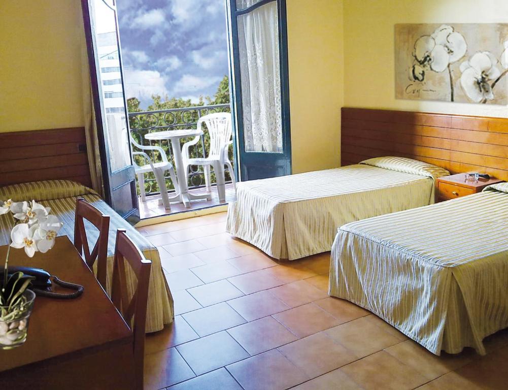 Hotel Toledano Ramblas Барселона Номер фото