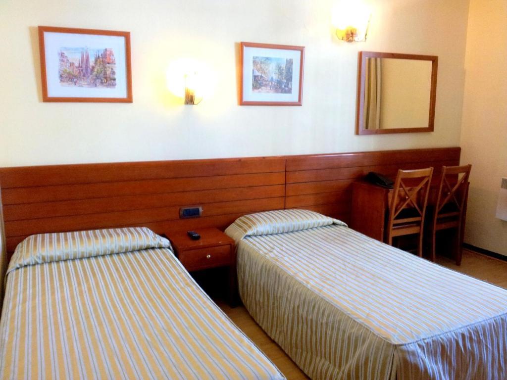 Hotel Toledano Ramblas Барселона Номер фото